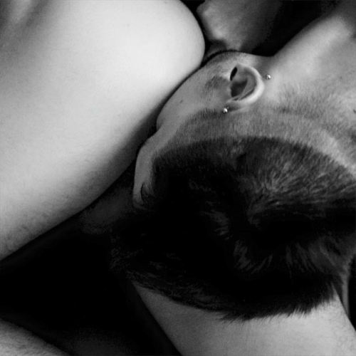 thefaggotbrigade:  Kissing© Lobato