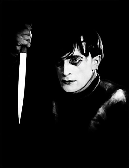 gee-quinn:dessinnoir:Conrad Veidt in The Cabinet of Dr. Caligari (1920)One of my ideal costume ideas