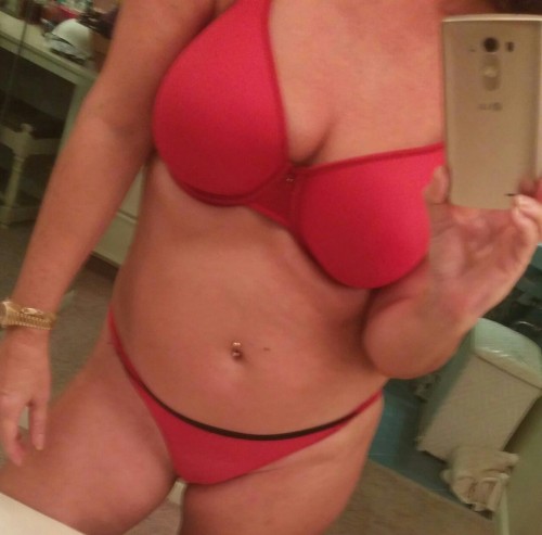 shyhousewife: Good morning all you sexy Tumblrs !