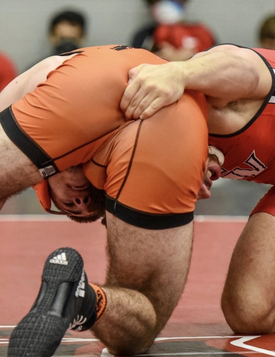 jkstrapme:scrumjock:Orange getting dominated After his humiliating loss on the mat,