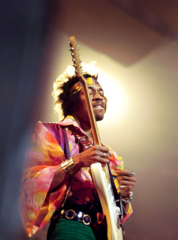 soundsof71:  Jimi Hendrix at the Royal Albert