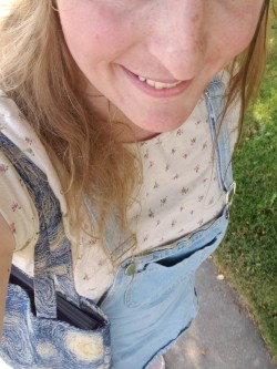 hellohello-kittykitty:👋🤗Hi, my name is Allison.🤗👋🤩😇Today i got to wear *¡BiG GiRL!* panties over my pullups…😇🤩🌞🏞️…and i went to a Park🏞️,🦸‍♀️ALL by myself!🦸‍♀️🌞🙊🙄Maybe i didnt