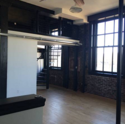 househunting: 95/studio loft Portland,