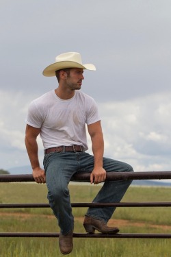 Cowboys & Sexy Guys