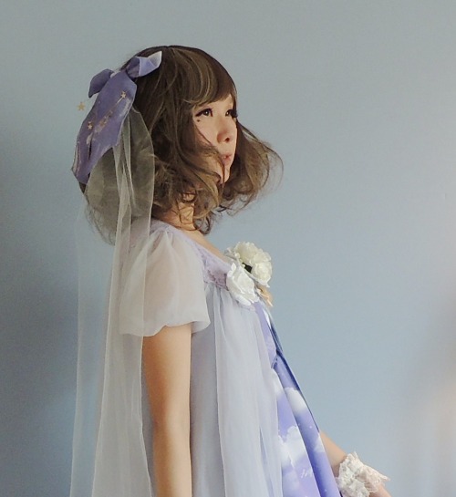 victorianme:  Here’s what I wore yesterday to the New York Fashion Week! I named this coord “~Lavender Sky: Symphony of Day and Night~” (now it sounds like a Baby print) Everybody was gorgeous and I had a super great time! JSK, head bow & waist