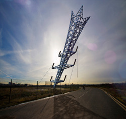 Archatlas:  Alex Chinneck A Bullet From A Shooting Star (Images 1 &Amp;Amp; 2)Telling