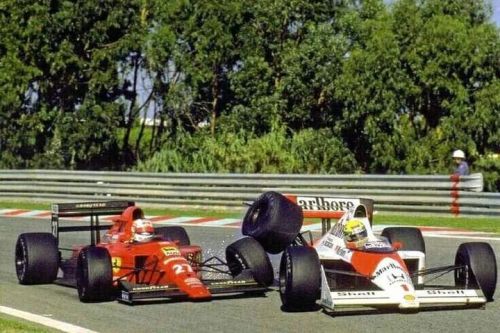 🐻 “la rubrica di Yoghi “
Gran premio del Portogallo 24 settembre 1989 Nigel Mansell tra genio e follia.
Quella domenica verrà ricordata per la grinta con cui l’inglese disputò la gara sin dal via e per la sua bandiera nera 🏴
Tutto comincia al cambio...