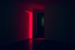 winterfellis:  red/room by Faber Franco on Flickr.
