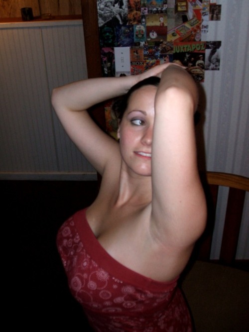 coveryourface69:  An incredible amateur taking two massive eye shots!!