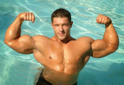 traveladdict227:  bighugeguys: Dave Johnson