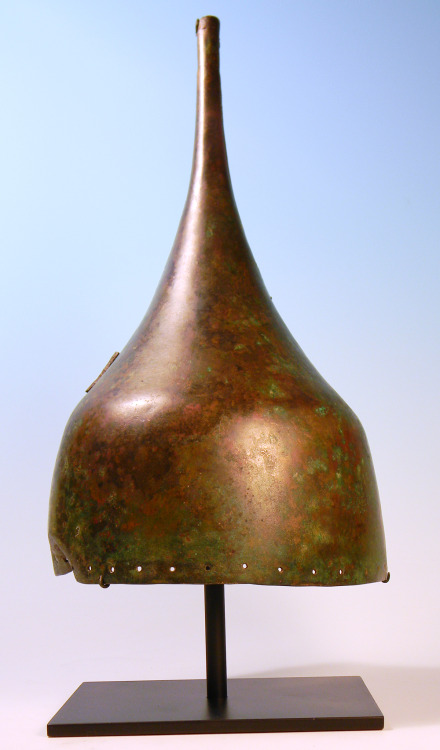 rodonnell-hixenbaugh: An ancient Neo-Assyrian bronze helmet.  It is half of an originally bimet