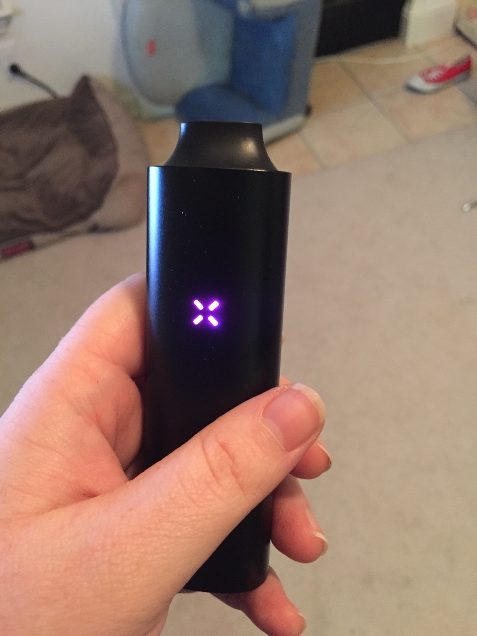 thehappy-submissive:  Getting involved in that vape game. Happy stoner Sunday.