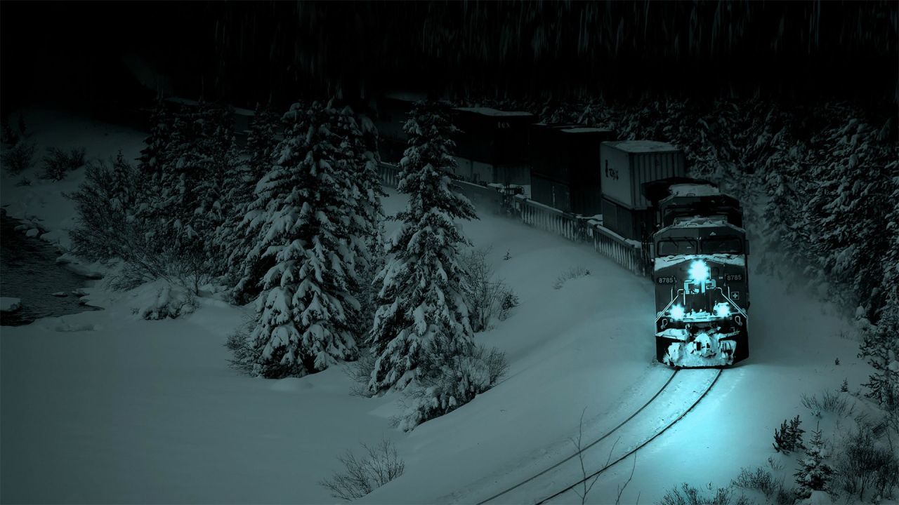 make-you-say-wow:  A train passing through snow (X-Post /r/WinterPorn)   pics