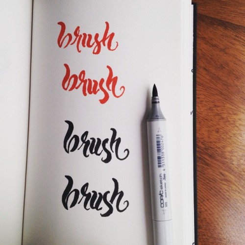 Más intentos con #brushpen.— #practice #calligraphy #typography #calligraffiti #calligritype #typo