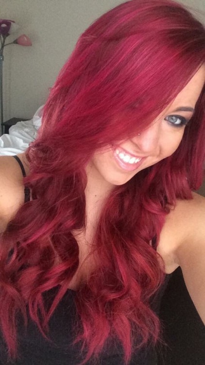 ayee-elissa:Throwback to when I rocked pink hair ✌ beautiful!