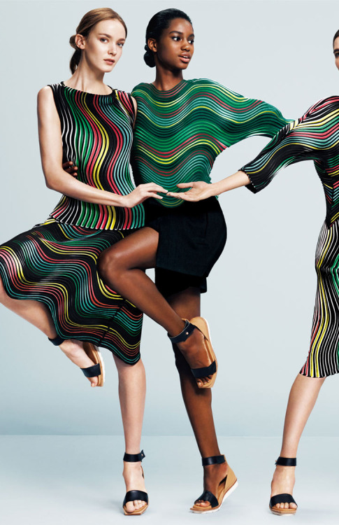 hellyeahblackmodels:  Issey Miyake S/S 2016Tara Falla x Genesis Vallejo