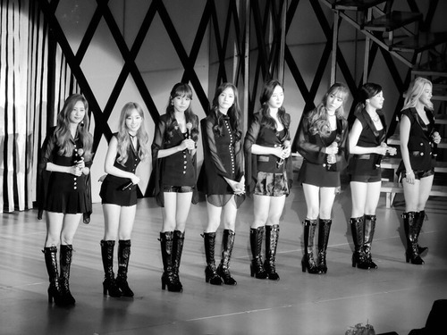 XXX Girls' Generation leaves Jessica's part unsung photo