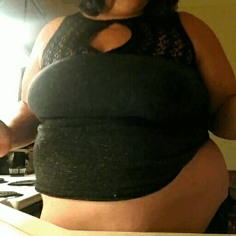 hamgasmicallyfat:

It feels really good to plop my heavy belly onto the counter like this…it’s relieving after carrying it around all the time plus it kinda feels like a massage  🐷 #bellies#belly#soft#feedeebbw#ssbbw#feedee#feederism#obese#getting obese#morbidly obese#bbw
