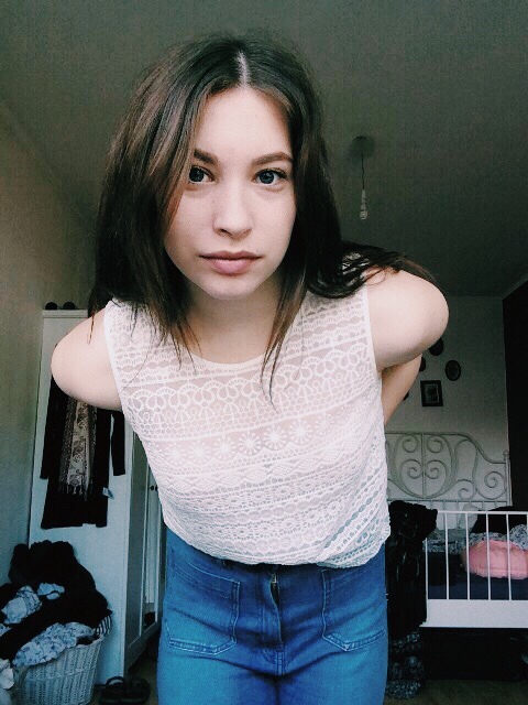 vanesssaives: //when you should work but you just don’t// ⭐️//