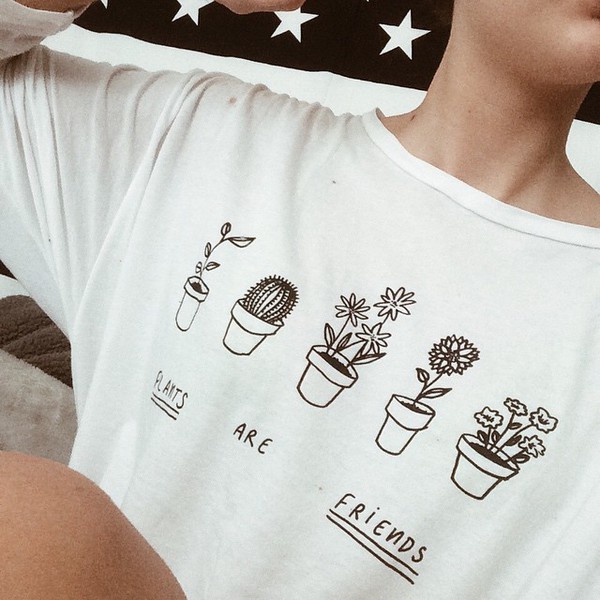 lovelyandfashionblog:   Plants are friends  