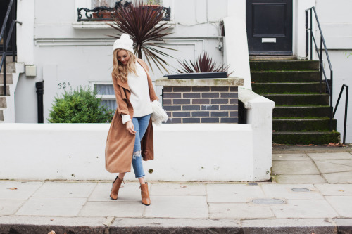 Here’s another shoot with Niomi from last week, shot around Notting Hill. We shot this around 