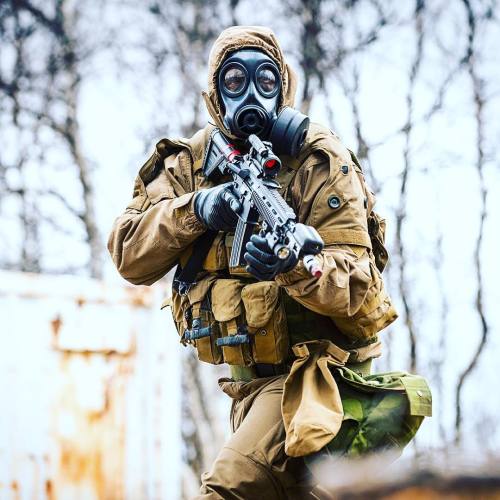 tacticalnorwegian:Norwegian CBRN recon specialist with HK416N MOD2012 and Aimpoint M4.