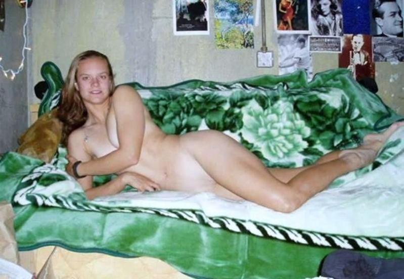 miscellaneous-pleasures:  scattered picsâ€¦all?