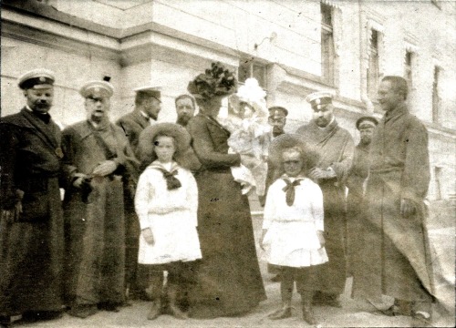 Alexandra, Tatiana, Maria and Alexei at Pavlovsky Hospital; 1905.(source: V.K)