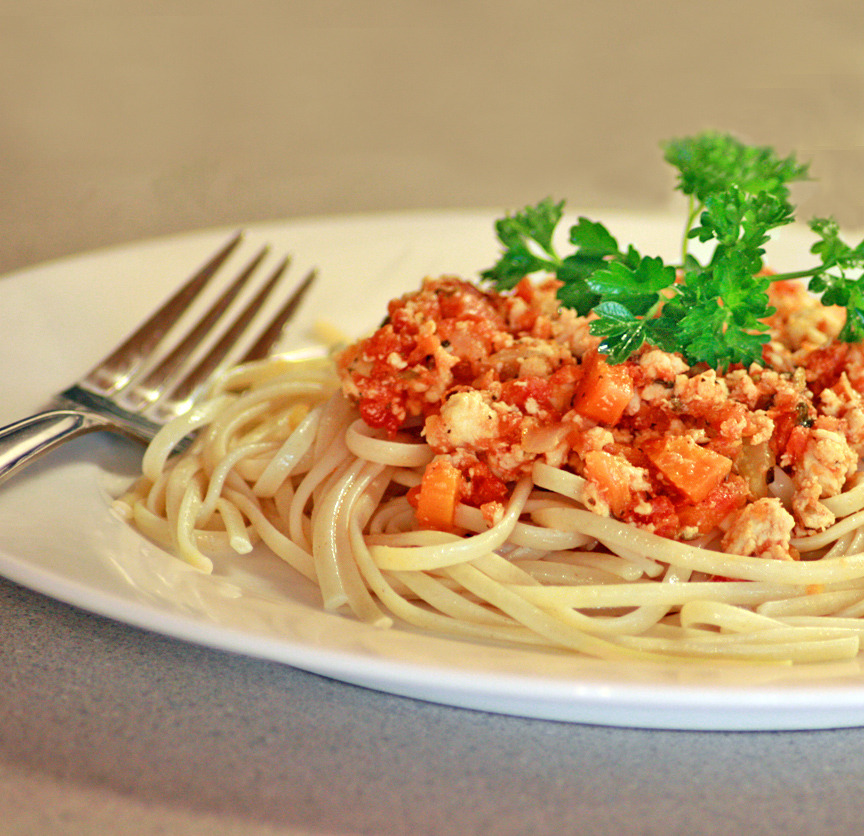 vegan-nom:  Vegan food &amp; more: http://vegan-nom.tumblr.com/