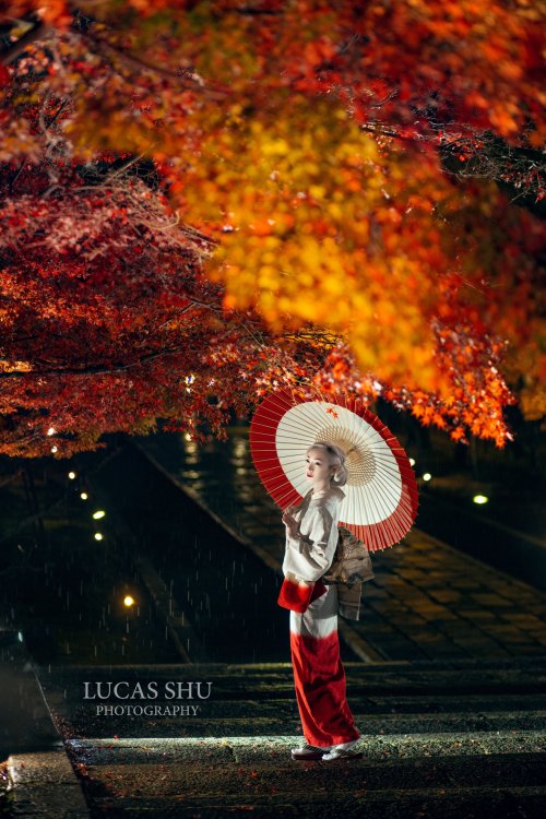 Breathtaking Eriko at Ninnaji temple in Kyoto, photoshoot by Lucas Shu.I am in love with her kimono 