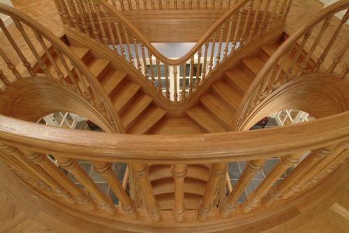 se-dax:  littlelimpstiff14u2:  The Wonderful Sculpture and Staircases of  Jop van Driel My daily work is modelling with wood. When I make something I am aware of  the resistance of the wood. The wood does not want to be or to be  shaped like I have borne