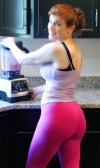 naughtymamas:Fit MILF making a smoothie 🍓🍑