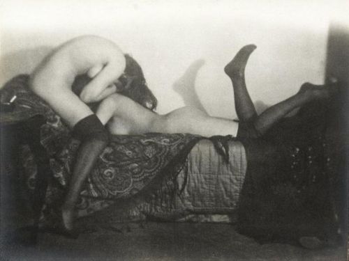 Les Amies, 1924 by Germaine Krull