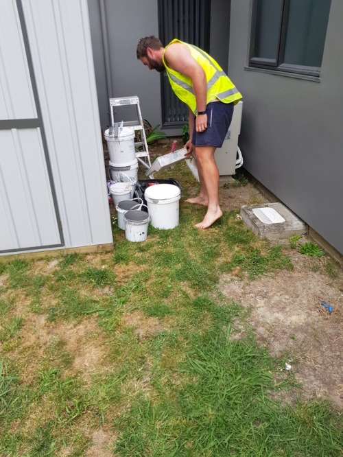 mrbullerman:Love watching a man work especially when he turns out to be a cheeky exhibitionist
