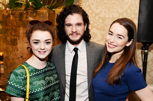 Porn photo  Emilia Clarke, Kit Harington & Maisie