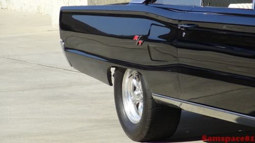 hotrodzandpinups:  jacdurac:  1967 Dodge Coronet R/T 528 HEMI.    35000 HRP Fan - Thank you!!!  