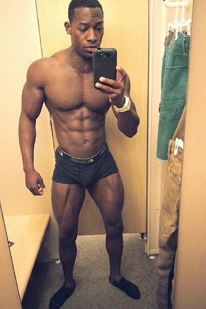 musclegalore:  24andfourtyfives:  And thats how i met your father  Oh wow, handsome and built like a tank! v-lines