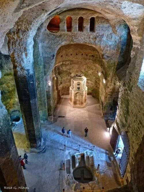 legendary-scholar:  The Cathedral of Saint John (St. John the Baptist) dug into the rocks in France. Buried in the rock in the 12th century, it is the hidden gem of the village of Obeter-sur-Drone.At the beginning of the 12th century, the underground