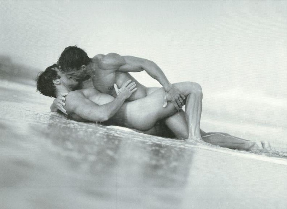 johnloveskaidan:   Beach Lovers found on http://sweet-guys.blogspot.com/2011/04/blog-post.html