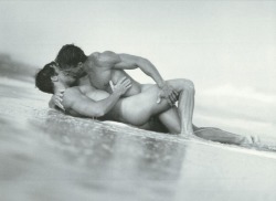 johnloveskaidan:   Beach Lovers found on http://sweet-guys.blogspot.com/2011/04/blog-post.html  It’s very rare to find photos like this one. I would love to give credit to the photographer, but the best I can provide is a link to the site I found it
