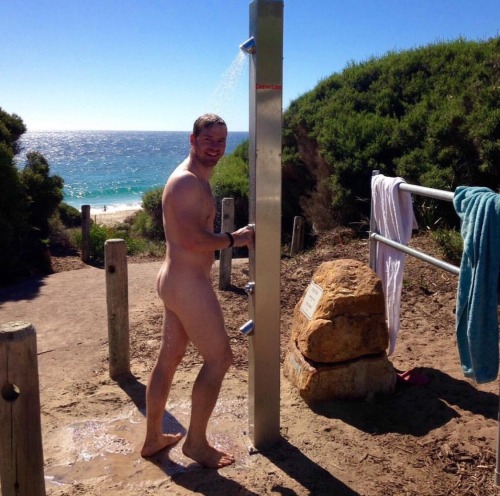 alanh-me:147k+ follow all things gay, naturist and “eye catching”  