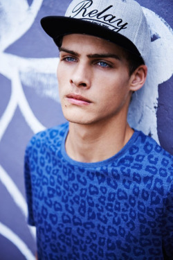 strangeforeignbeauty:  Henrico van Niekerk