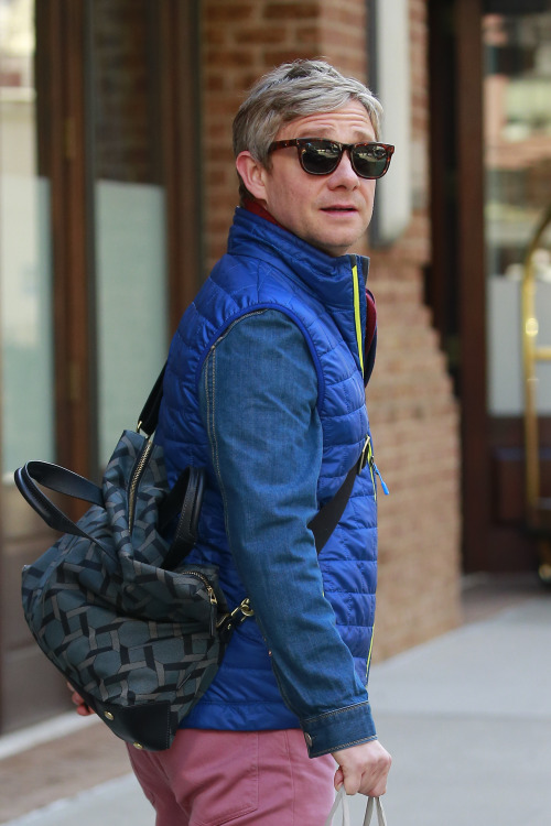 【HQ】Martin Freeman seen shopping in Tribeca in New York City. 010316