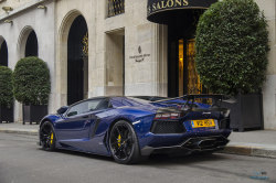 automotivated:  DMC Molto Veloce Aventador