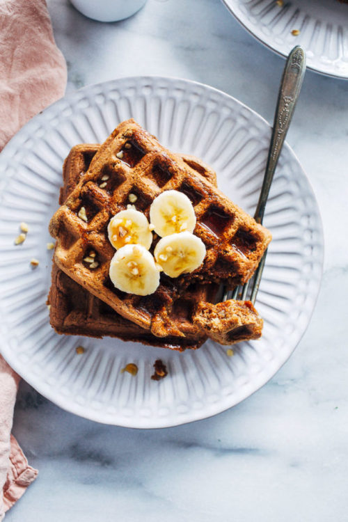 tinykitchenvegan:Flourless Vegan Banana Bread Waffles