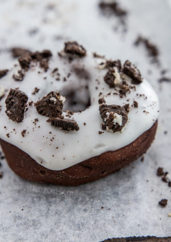fullcravings:  Cookies and Cream Baked Chocolate Doughnuts 