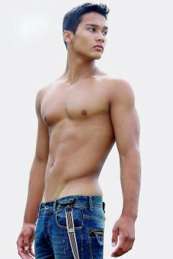 darchambault:  point-ji:Athletic men / teen