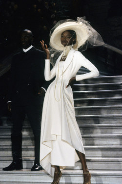 lelaid:  Debra Shaw at Christian Dior Haute