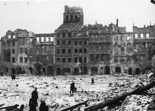 lamus-dworski: 1944 Warsaw Uprising [outside Poland often mistaken with the Warsaw Ghetto Upris