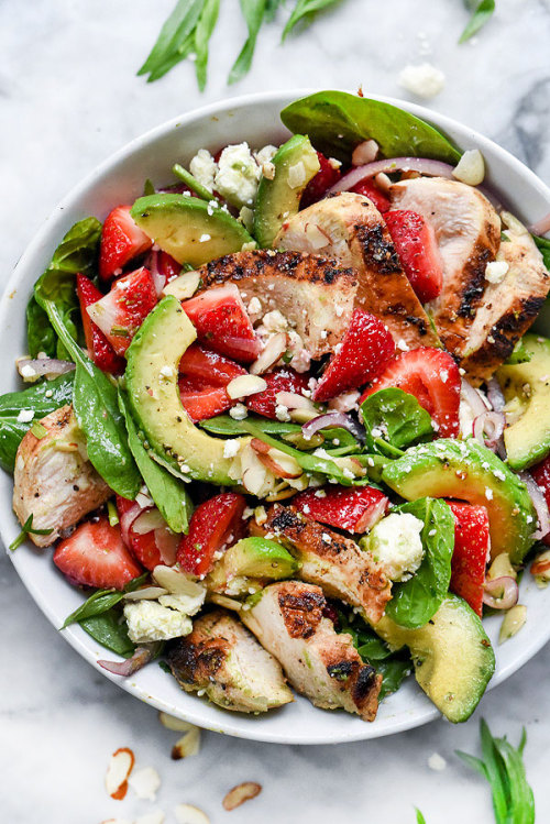 verticalfood:Strawberry Avocado Spinach Salad With Chicken